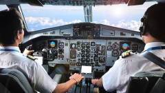 【悲報】　飛行機のパイロットさん、「駅弁」を食べていることがバレる……