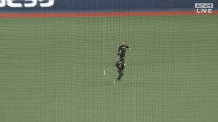 阪神・熊谷、悪送球・ラリアット・追いついてスルーのトリプルコンボ