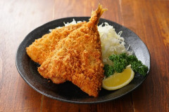 バカ「アジフライうめーwww」ワイ「ほーい(ケチャップ取り上げる)」