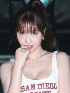 【画像】TWICE・モモ(29)、またしてもエチエチボデーを披露wwwwwwwwww