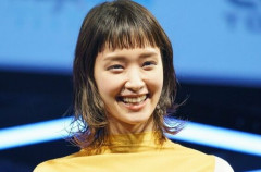 【画像】剛力彩芽さん(32)のふっくらお胸、エ□ッッッッッッッッッッッッッッッ！