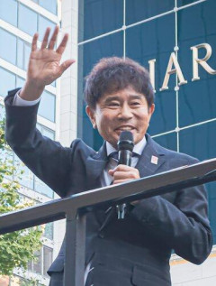 【悲報】浜田雅功、超スパルタ高校で夏休みなし「帰省は最短3日間」