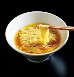 【悲報】素ラーメンに1品だけ乗せられるとしたら何の具選ぶ?