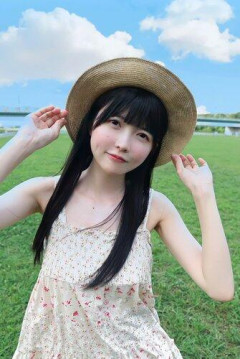【画像あり】男の人って結局こういう黒髪、白ワンピの女の子が好きなんでしょ…？