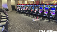 隣が着席して音量上げ始めた時は渾身の「マジか…」が出るよね