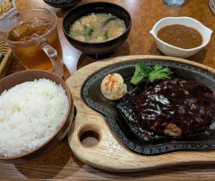 【画像あり】お前らはこの「ハンバーグ定食」にいくら払える？