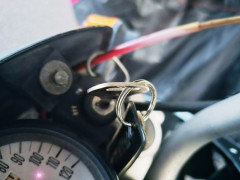 【悲報】ワイのバイク、バッテリーが上がる