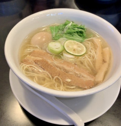 ラーメンに柑橘系の風味ついてるの許せる？
