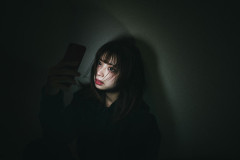【驚愕】陰キャ女子、勤務中にBeRealしてる同僚をチクってクビにさせるｗｗｗｗｗｗｗ