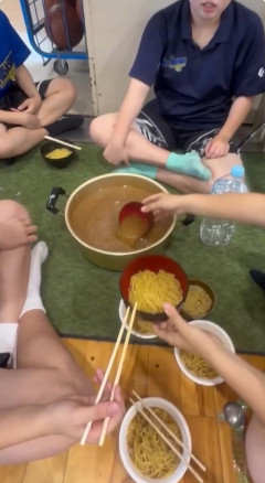 【画像】女子バスケ部のラーメン、限界突破ｗｗｗｗ