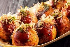【悲報】スペイン人「大阪のたこ焼きマッッズ！ゴミ箱直行だわこんなのw」←大炎上してしまう