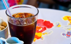 彼女がアイスコーヒーを作ってくれたんだけど、その作り方が貧乏くさくて冷めた・・・