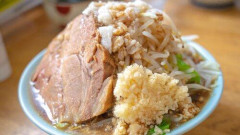 【悲報】ニンニク入れますか？の正解ってなんや？