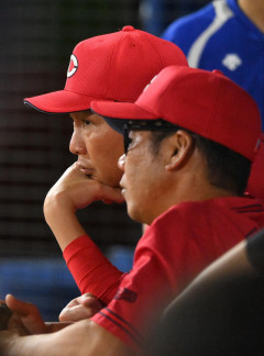 カープ新井監督、8回に菊地ハルン起用も火消し失敗「お試しなんかじゃない」「リスク覚悟」