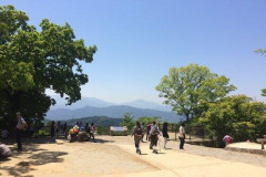 【悲報】高尾山で年間100件超の遭難事故を起こす張本人、サンダル若者ではなく中高年さんだった・・・・・・・・・