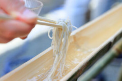 【動画】女子アナ「流しそうめん初体験します！ズズッズッ…ズッ………ゲホォッ！！」