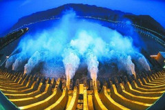 【🇨🇳悲報】三峡ダム、全力放水開始