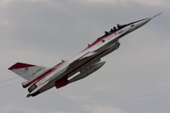 空自、謎の未確認大型ミサイルを搭載しテスト飛行…「25式地対艦誘導弾」空中発射型が初めて姿を見せた！