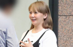 【画像】激ヤセの華原朋美さん(51)、今年6月に大病をわずらっている事を公表　→　6月から現在8月の身体が本当にマジで心配になると話題に…