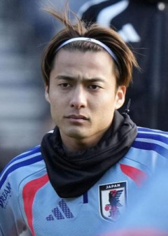 【悲報】佐野航大、PSV移籍で上田綾瀬ルート乗ってしまったかも…