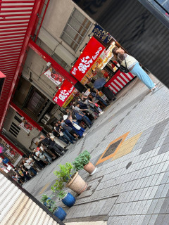【画像】昨日の銀だこ、８８人しか買えない８８円セールでクソ暑いのに大行列ｗｗｗ