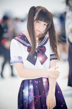【動画あり】白人コスプレイヤーにコミケ民群がるｗｗｗｗｗｗ