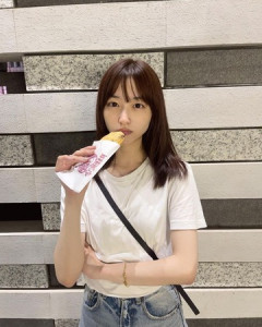 今一番かわいいアナウンサーさん、お胸アピールしてしまう