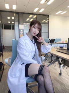 【画像】日本一セクシーな美人女医さんが発見される