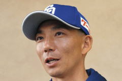 中日コーチ・嶋基宏さんが車で事故　自転車と接触か