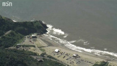 【訃報】台風前日の遊泳禁止エリアで泳いでた家族、流されてガキが逝く