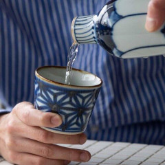 【悲報】「この酒うまい！」ってのは、めっちゃまずい飲料群の中で“まだマシ”ってことだよね？