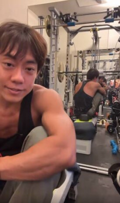 【悲報】堀大輔「にこにこ」筋トレ中　コメント「寝たほうが良い」堀大輔「！！」筋トレ器具を破壊