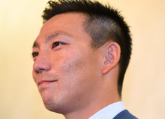中日ヘッドコーチ・嶋基宏さんが車で事故　自転車の女性が足首にけが　駐車場に入ろうと左折し接触か