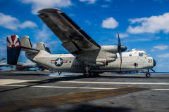 米海軍の空母で運用した輸送機C-2A「グレイハウンド」が約60年の歴史に幕！