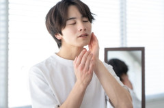 【身だしなみ】親戚高校生ガキ「化粧水がー乳液がー日焼け止めがー日傘がー」　ワイ「軟弱すぎひんか？」　ガキ「え？これが普通っすよw うぉw老害っすかw」