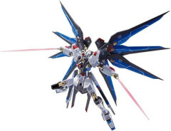 【悲報】ガンダムってストフリとかゼロカスみたいなバックパックがデカくて強いビーム撃てる奴が人気出るのに