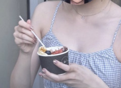 【画像】tukiちゃん、はち切れんばかりの乳をお持ちだったwwwwwww