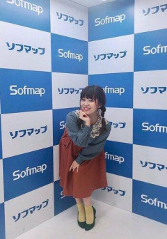【画像あり】ソフマップに美少女登場ｗｗｗｗｗｗｗｗ