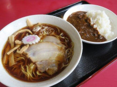 【朗報】この安っぽいラーメンとカレーセットを見てよｗｗｗｗｗｗｗｗｗｗ