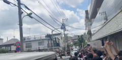 【悲報】 野獣の日、年々人が増え車が通行不可能になる