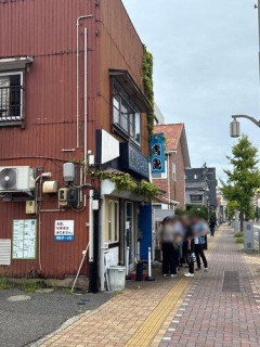 【驚愕】新潟で1番うんめぇラーメン屋の大行列wwwwwwwwww