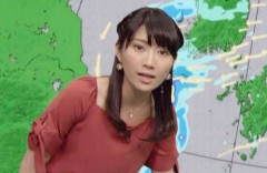 【放送事故】お天気キャスター総選挙1位の美女キャスター、うっかり服を◯◯したあまりに恥ずかしい姿を地上波に晒してしまうｗｗｗｗ