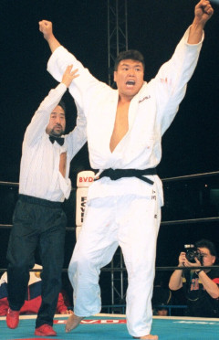 【悲報】 新日本ウルフ･アロンさん(30歳)、ブヨブヨ曲芸プロレスラーになってしまう（動画あり）