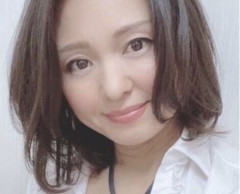 【速報】46歳人妻さん、8年間ご無沙汰なので脱いだ結果www