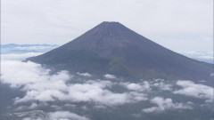 【富士山】山小屋の外のトイレに行こうとして転倒し負傷　30代男性が山岳遭難救助隊員に付き添われ下山