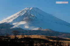 【X】富士山山頂「コーラ1本600円」は高い？安い？山小屋経営者に聞いた“1本あたりの粗利”と設置工程の実情