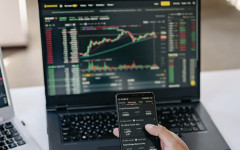 【朗報】2000年に「オルカン、S&P500、NASDAQ100」に100万円入れたらとんでもないことに