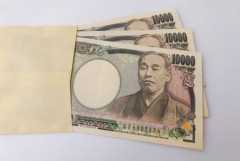 【帰省】義実家に帰省する度、手土産と別に「1日1万円」を包んでいます　夫は不要と言いますが、食費や光熱費を考えたら渡すべきですよね？