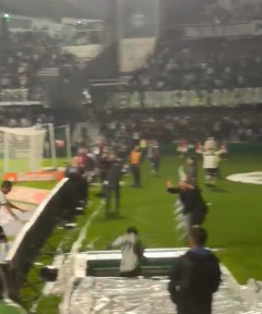 【動画】🇧🇷ブラジルリーグ、ゴールセレブレーションで選手が危篤状態になってしまう。