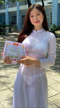 【画像】ベトナム人さんとんでもないセクシー民族衣装を着てしまうｗｗｗｗ